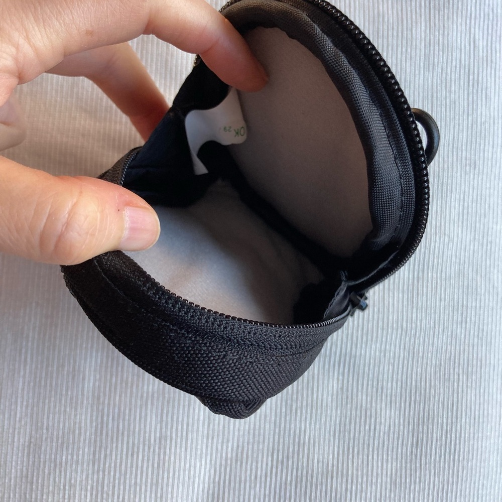 Lowepro Ridge 10 Small Camera Case - Picture 4 of 6